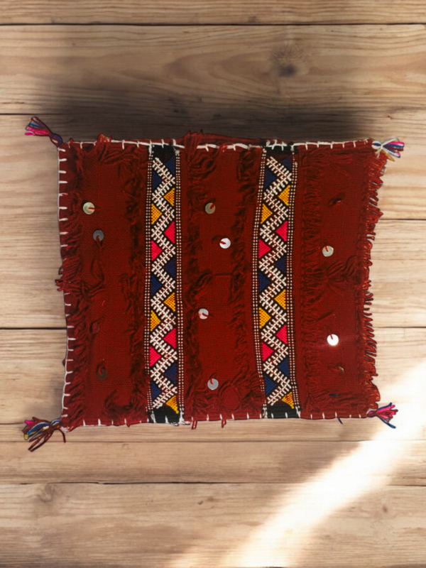 Handwoven Amazigh Wool Cushions: A Touch of Tradition - Image 2